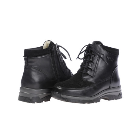 Ilves Poolsaapad Naiste omad must